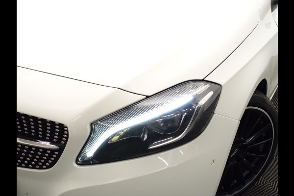 Mercedes-Benz A-Klasse 180 d AMG Night Edition Aut- Panodak I Xenon Led I  Sfeerverlichting I  Dynamic Select I  Clima