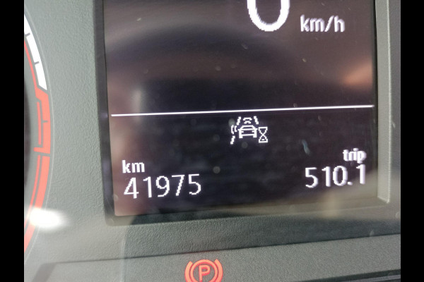 Volkswagen Polo 1.0 TSI Comfortline Navigatie via App parkeer sensoren voor en achter.