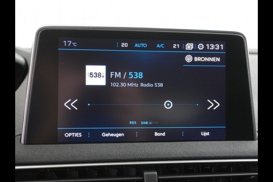 Peugeot 3008 T 181pk AUT.8 Leer 360Camera Navi Connected Apps Apple-Carplay Android Mirrorlink 19" Visio-park-1 Pack-City 1 Dr.loos-Laden Ele Priv.glas Mistl. LLicht en Zichtpakket Elektr.Inklapbare spiegels 42.000 nieuw Origin.NLSe Auto 8-bak automaat Volledig Peugeot-Dealer onderhouden lb bij 101.287km gehad! 1500KG trekvermogen  (250Nm bij 1650tpm)