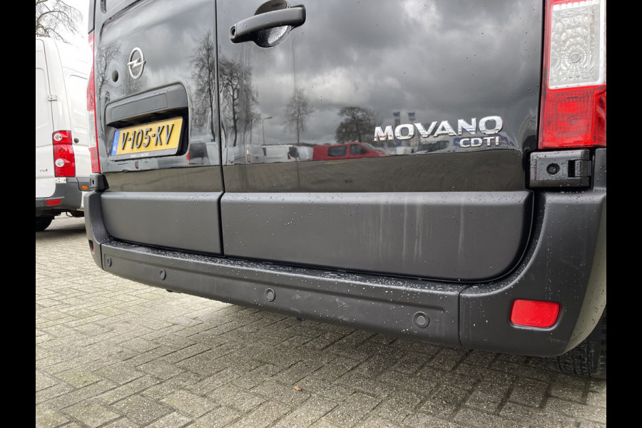 Opel Movano 2.3 CDTI 130pk L2H2 / vaste prijs rijklaar € 19.950 ex btw / lease vanaf € 366 / airco / cruise / navigatie / pdc achter / zwart metallic / geveerde chauffeurs stoel !