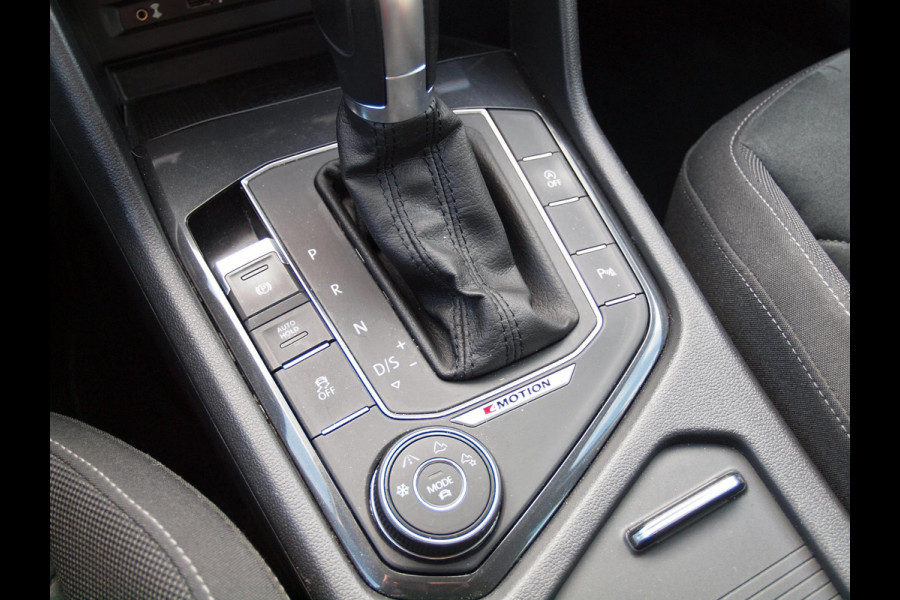 Volkswagen Tiguan 2.0 TSI 4Motion Highline Dsg | adaptief cruise Control | Navi | Bluetooth | Trekhaak |
