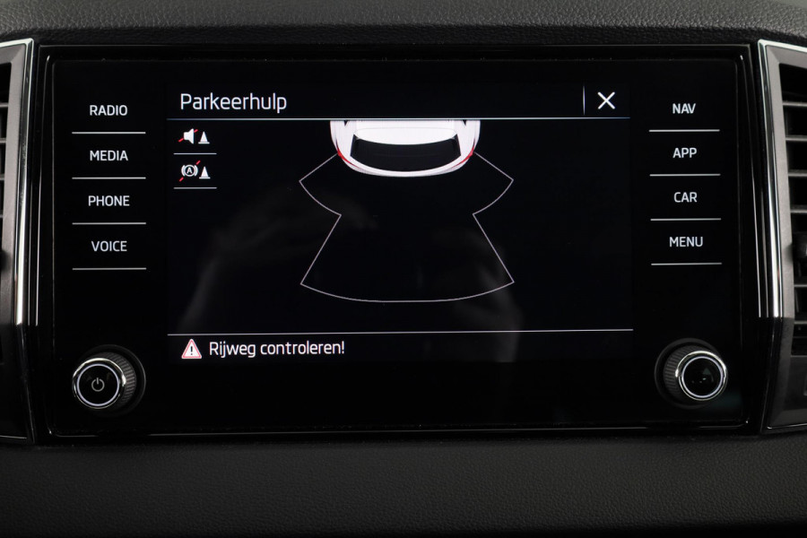 Škoda Karoq 1.5 TSI ACT Business Edition 150PK DSG | Navigatie | LED koplampen | Stoelverwarming | Parkeersensoren achter