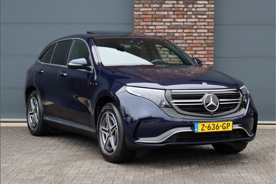 Mercedes-Benz EQC 400 4-MATIC AMG Line 80 kWh | ex BTW €45.000,- | Schuifdak | Distronic+ | Memory | Trekhaak | Surround Camera | Keyless Go | Head-up Display | Voorklimatisering | Rijassistentiepakket | Air-Balance |