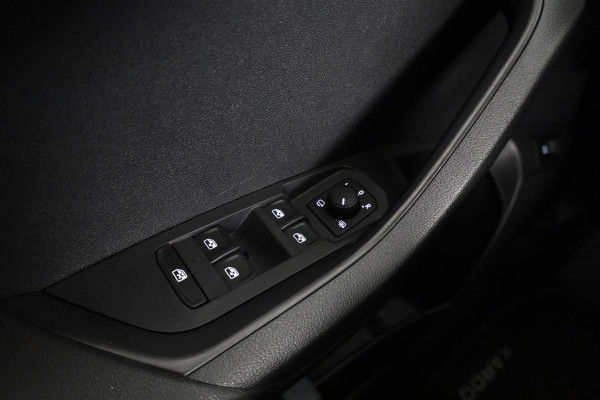 Škoda Karoq 1.5 TSI ACT Business Edition 150PK DSG (Automaat) | Digitaal dashboard | Parkeer- camera en sensoren voor en achter |