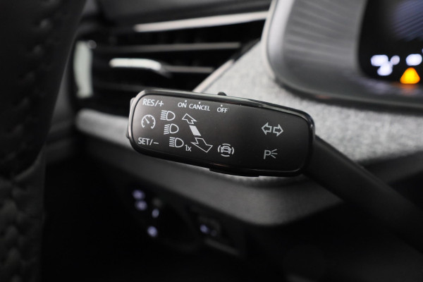 Škoda Kamiq Selection 1.0 TSI 115pk DSG-7 | Smartlink | Climatecontrol | Cruisecontrol | Park Assist | Virtual Cockpit