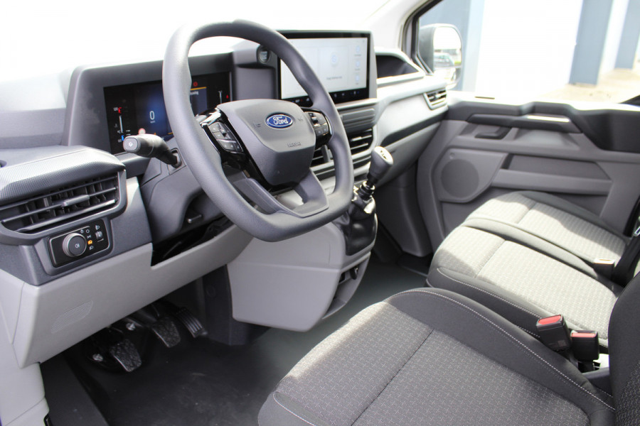 Ford Transit Custom 320 2.0-136pk TDCI L2H1 ´Trend´. Overtuig u van de rijkwaliteiten van dit nieuwe model Ford Transit Custom. Camera, LED koplampen, Cruise Control, Aut. Airco, Navigatie by Apple / Android, Voorraam verwarmd, Metallic lak etc.