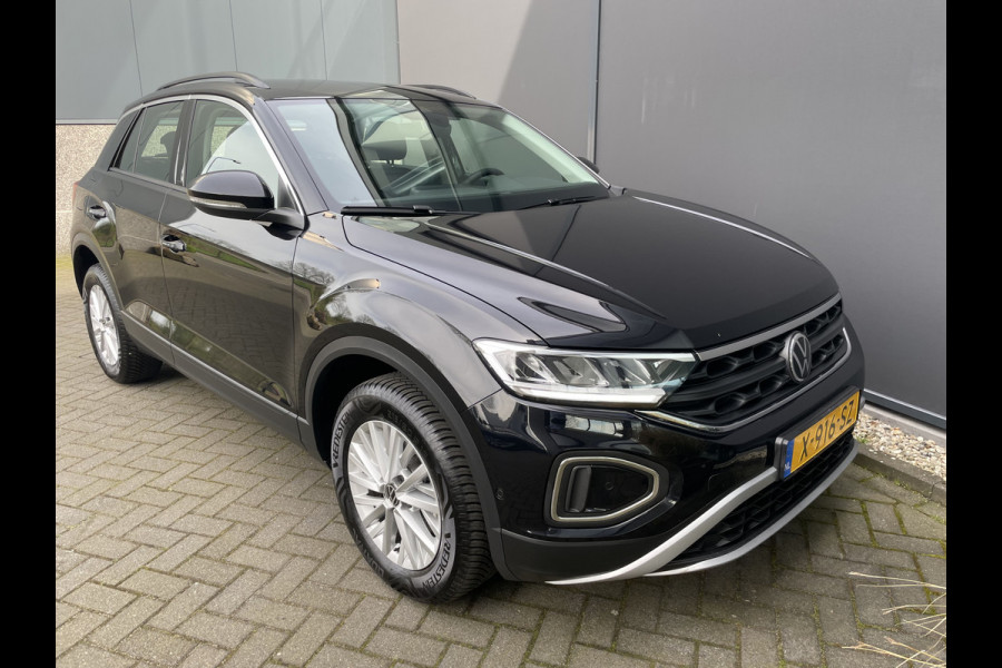 Volkswagen T-Roc 1.0 TSI Life Business (Nieuwe auto met fabrieksgarantie) Clim.control - Cruise control - ParkS-V+A - Navi - App-Connect - Radio/USB/TEL - MFL-Stuurwiel - LMV - CD+AB - Ramen E-V+A - Spiegels E-V+V - V-Stoelen VW - RS - Rijstr.S - HSA - B-Assist - L