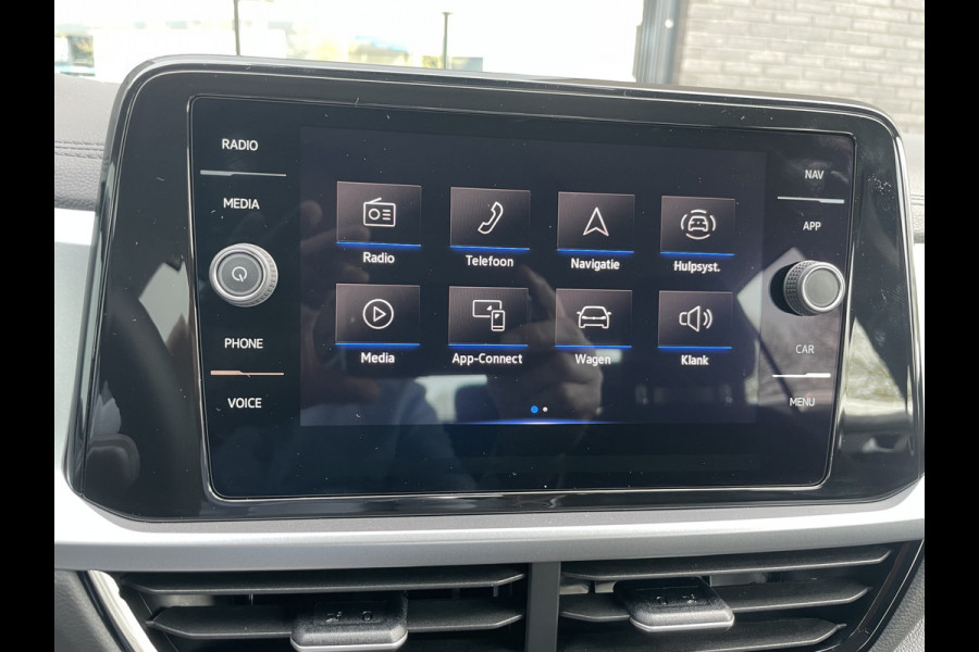 Volkswagen T-Roc 1.0 TSI Life Business (Nieuwe auto met fabrieksgarantie) Clim.control - Cruise control - ParkS-V+A - Navi - App-Connect - Radio/USB/TEL - MFL-Stuurwiel - LMV - CD+AB - Ramen E-V+A - Spiegels E-V+V - V-Stoelen VW - RS - Rijstr.S - HSA - B-Assist - L