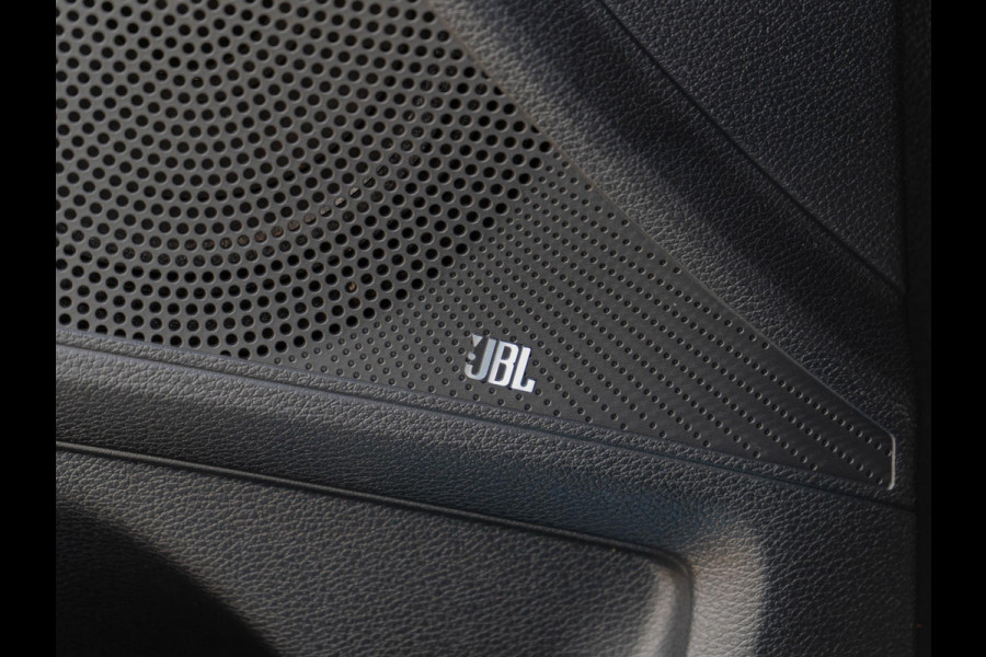 Kia Ceed Sportswagon 1.5 T-GDi GT-PlusLine | Schuif-/kanteldak | Stoel-/stuurverwarming | 17'' | Clima | Navi | JBL