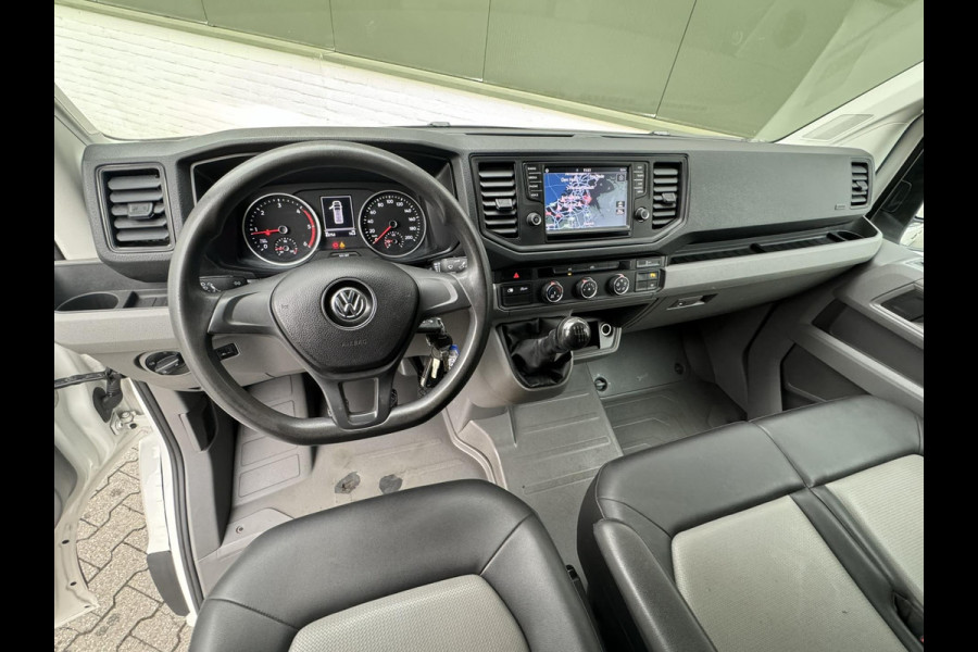 Volkswagen Crafter 35 2.0 TDI 177pk L3H3 Highline 3500kg Aanhanger Camera Carplay Navigatie PDC v+a Imperiaal