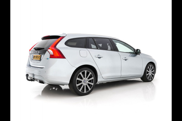 Volvo V60 2.4 D6 AWD Twin Engine Momentum Aut. *PANO | NAVI-FULLMAP | NAPPA-VOLLEDER | BI-XENON | CAMERA |  ECC | PDC | CRUISE | SPORT-SEATS | 18"ALU*