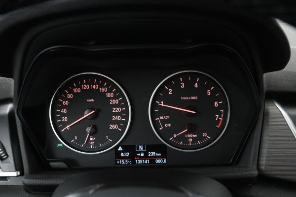 BMW 2 Serie Active Tourer 218i Luxury Line | 1e eigenaar | Leder | Camera | Trekhaak | Full LED | Navigatie | PDC | Bluetooth