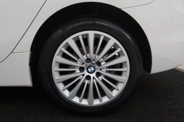 BMW 2 Serie Active Tourer 218i Luxury Line | 1e eigenaar | Leder | Camera | Trekhaak | Full LED | Navigatie | PDC | Bluetooth