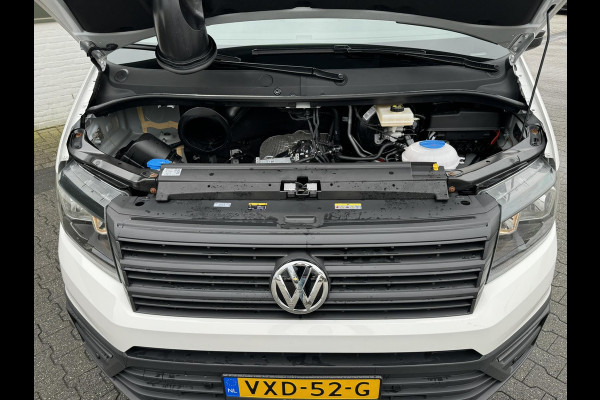 Volkswagen Crafter 30 2.0 TDI L3H3 Exclusief 140PK Trekhaak 3000kg Lat om Lat 3 Zitpl. Navigatie Pdc