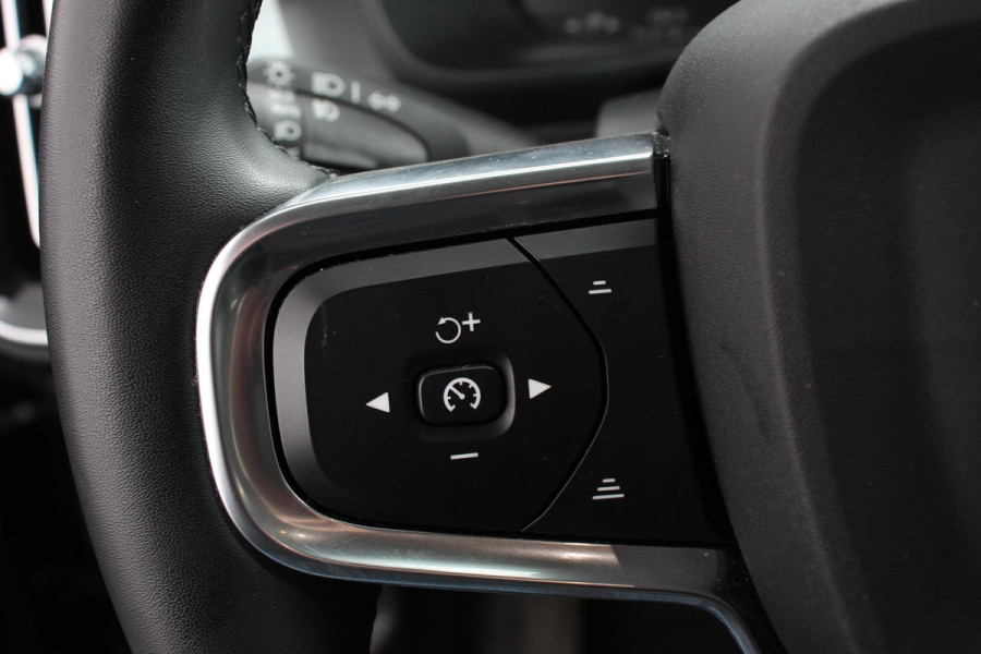 Volvo XC40 1.5 T4 211pk PHEV Recharge Inscription | Navigatie | Apple Carplay/Android Auto | Parkeersensoren | Adaptive Cruise Control | Elektrische achterklep | Stoelverwarming | Wegklapbare trekhaak | LED-koplampen