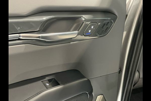 Kia EV9 Launch Edition GT-Line AWD 99.8 kWh - Schuif/Kanteldak - Adaptief Cruise Control - Climate Control - Lichtmetalen Velgen 21'' - Fabrieksgarantie Tot 2031