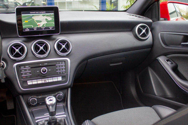Mercedes-Benz A-Klasse 160 Ambition | Prijs rijklaar incl. 12 mnd garantie | Navi Bluetooth LMV Panodak