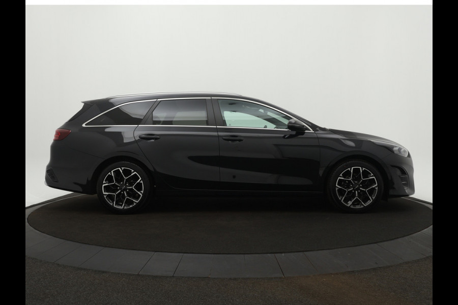 Kia Ceed Sportswagon 1.5 T-GDi GT-Line - Automaat - Panorama dak - Stoel en stuurwiel verwarming - Android Auto/Apple CarPlay - Elektrische achterklep - Fabrieksgarantie tot 02-2029