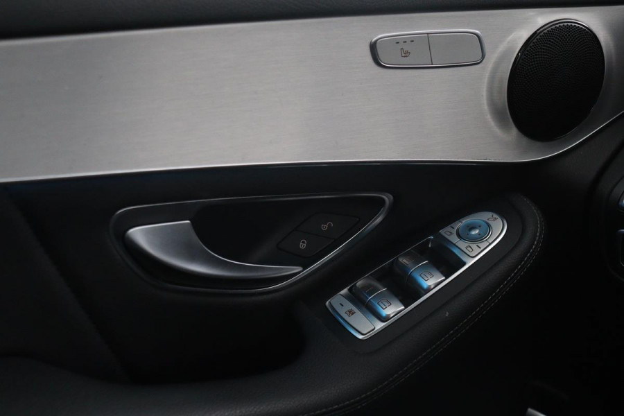 Mercedes-Benz GLC Coupé 250 4Matic AMG Line | Schuifdak | Leder | Trekhaak | Full LED | Stoelverwarming | Navigatie | Park Assist | Camera