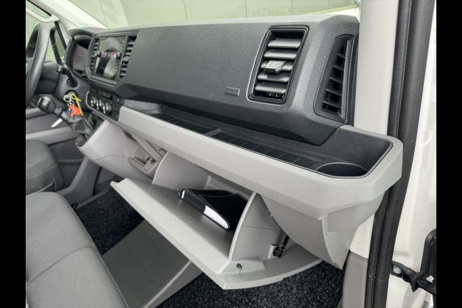 Volkswagen Crafter 35 2.0 TDI L4 Highline Laadklep Cruise Carplay 4 Seizoens banden 3 Zitplaatsen