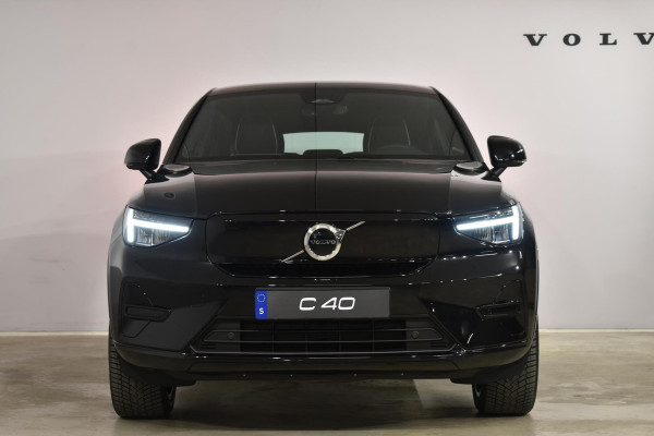Volvo C40 Single Motor Extended Range Plus 82 kWh / Long Range / Nubuck bekleding / 20'' velgen / Kunststof delen in Onxy Black (UNIEK)