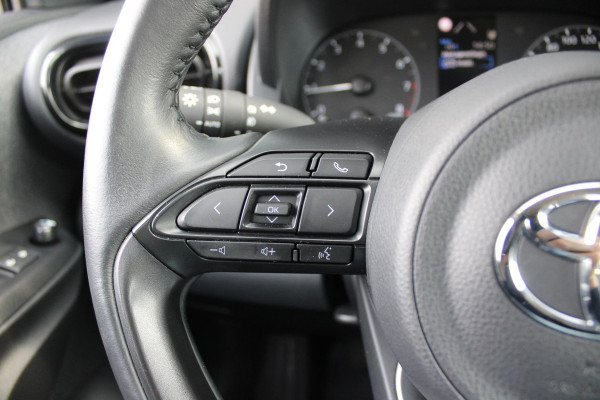 Toyota Yaris 1.5 VVT-i Active 126PK | APPLE CARPLAY / ANDROID AUTO | AIRCO | ADAPTIVE CRUISE CONTROL | LANE ASIST | ELEKTRISCHE RAMEN VOOR / ACHTER |