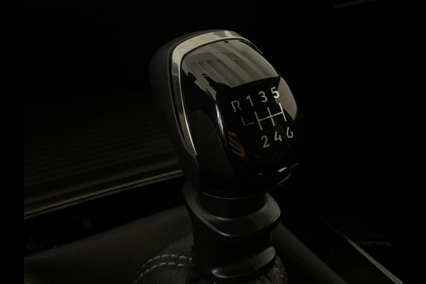 Opel Astra 1.2 Turbo Level 4 GS-Line 130 PK | Navigatie | 360° camera | AGR bestuurdersstoel | Bluetooth | Stoel- en stuurwielverwarming