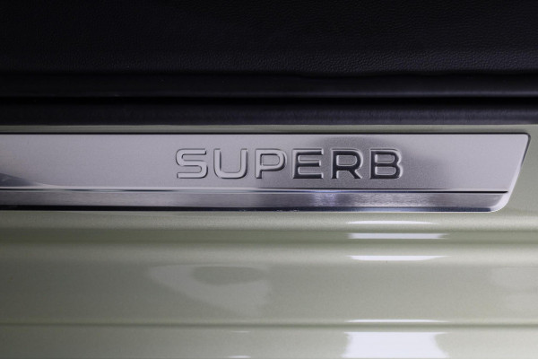 Škoda Superb combi First Edition 1.5 MHEV 150 pk TSI e-TEC Combi 7 versn. DSG