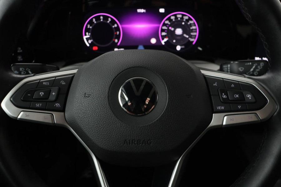 Volkswagen Golf 1.5 TSI Life Business | Massage | Camera | Navigatie | Keyless | Dodehoek detectie | Carplay | Full LED | Adaptive cruise | Memory