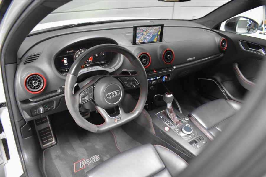 Audi RS3 Sportback 2.5 TFSI RS3, Pano, Virtual, Dealerond, Schaalstoelen