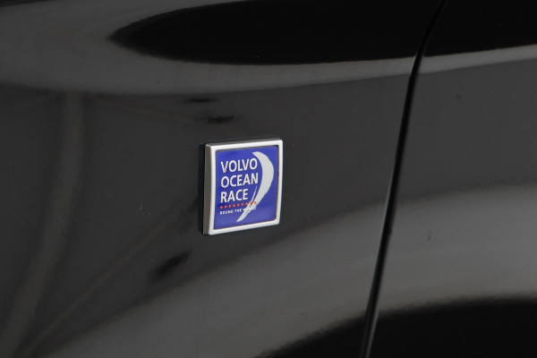Volvo XC60 2.0 D4 Ocean Race | Leder | Stoelverwarming | Navigatie | Verwarmde voorruit | Climate control | PDC | Cruise control