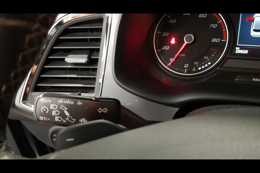 Seat Ateca 1.5 TSI DSG Style | Navigatie | Climate control | Trekhaak | Electrisch bedienbare achterklep | Parkeer sensoren