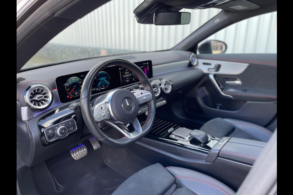 Mercedes-Benz CLA-Klasse Shooting Brake 180 AMG Styling- BURMESTER PANORAMADAK -SFEER-NIGHT-WIDESCREEN-COMPLEET