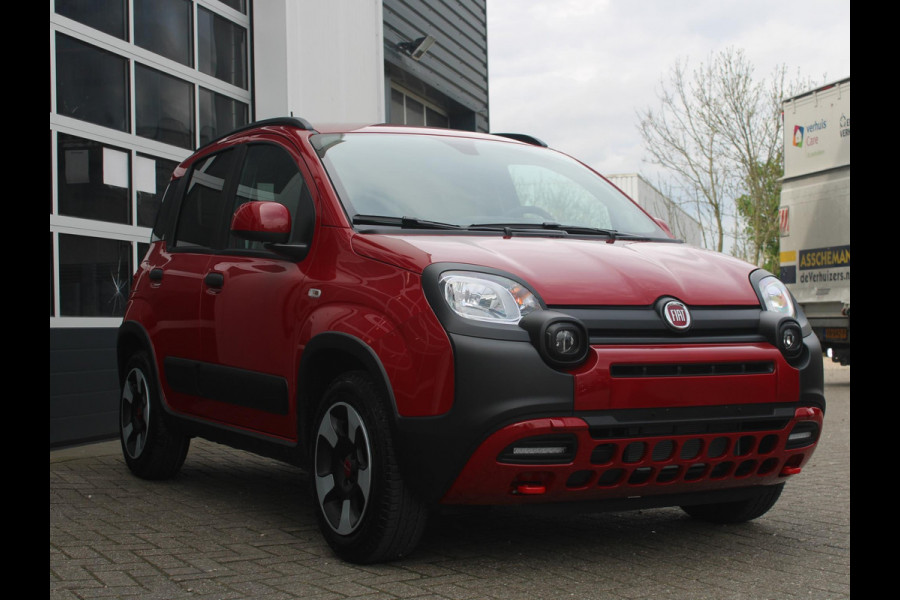 Fiat Panda Hybrid Cross | MY24 | Airco | Bluetooth Dakrails | LED | PDC | Beschikbaar in overleg