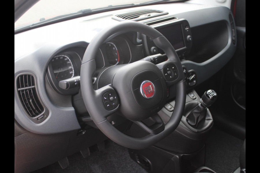 Fiat Panda Hybrid Cross | MY24 | Airco | Bluetooth Dakrails | LED | PDC | Beschikbaar in overleg