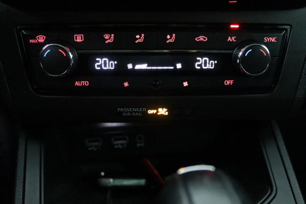 Seat Ibiza 1.0 TSI FR Business Intense Automaat (NAVI, CARPLAY, CLIMA, CAMERA, ADAPTIVE CRUISE)