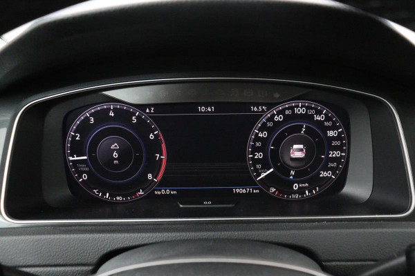 Volkswagen Golf 1.0 TSI Comfortline | Adaptive cruise | Active Info | Carplay | Stoelverwarming | Massage | Climate control | DAB+