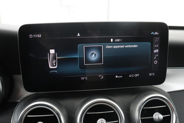 Mercedes-Benz C-Klasse 180 AMG | 360 Camera | Stoelverwarming | Trekhaak | Full LED | Half leder | Park Assist | Sportstoelen | Climate control