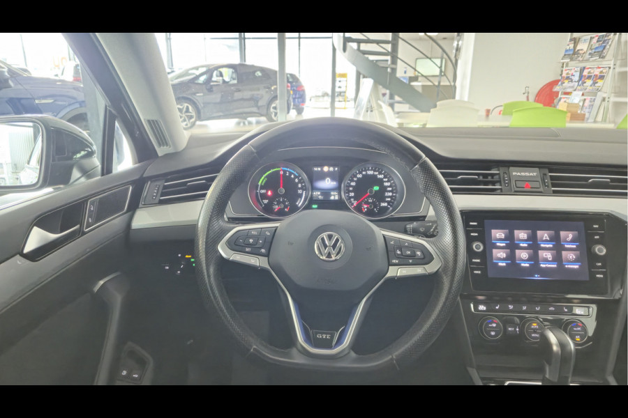 Volkswagen Passat 1.4 TSI PHEV GTE Business | Camara | Dodehoek detectie | Climate achter
