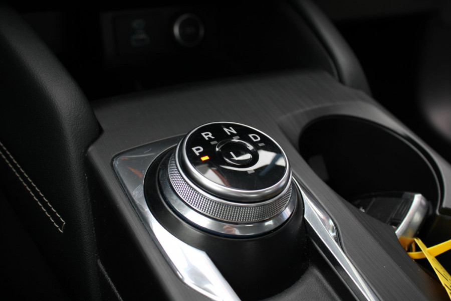 Ford Kuga 2.5 PHEV Vignale | Trekhaak | Stoelverwarming | Climate Control | Navigatie | B&O Audio |