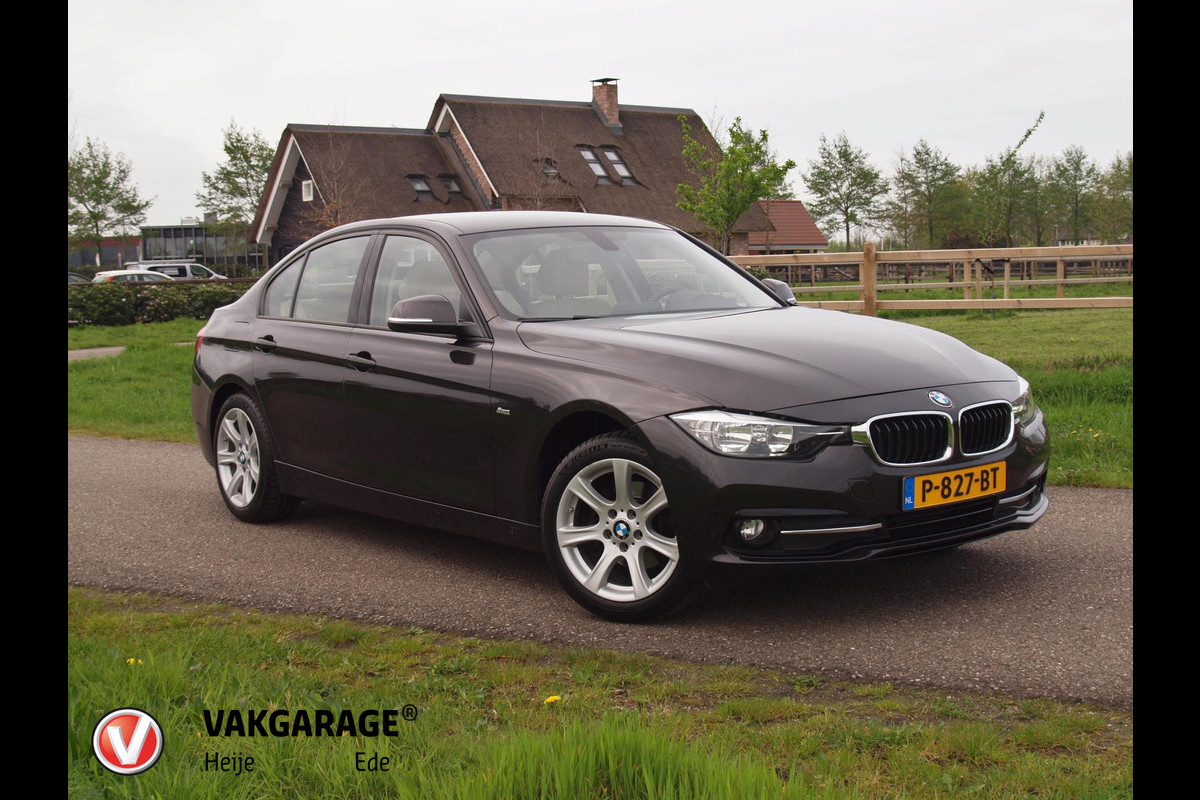BMW 3 Serie 318i Edition Luxury Line Purity Executive | Cruise Control | Navi | Bluetooth |