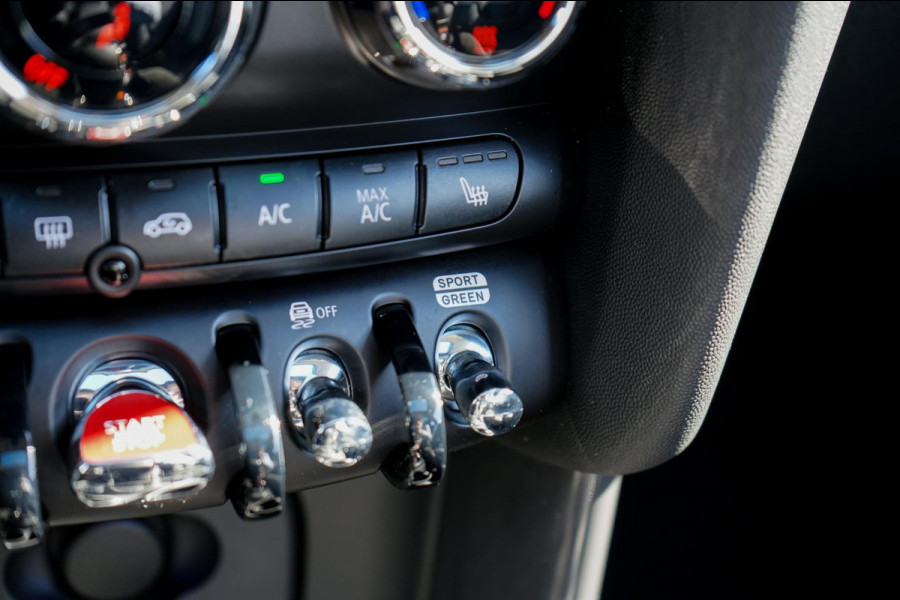 MINI Mini 1.5 Cooper Chili, Apple Carplay, Panoramadak, Parkeersensoren, Stoelverwarming, Navigatie, LED, Alcantara, keyless