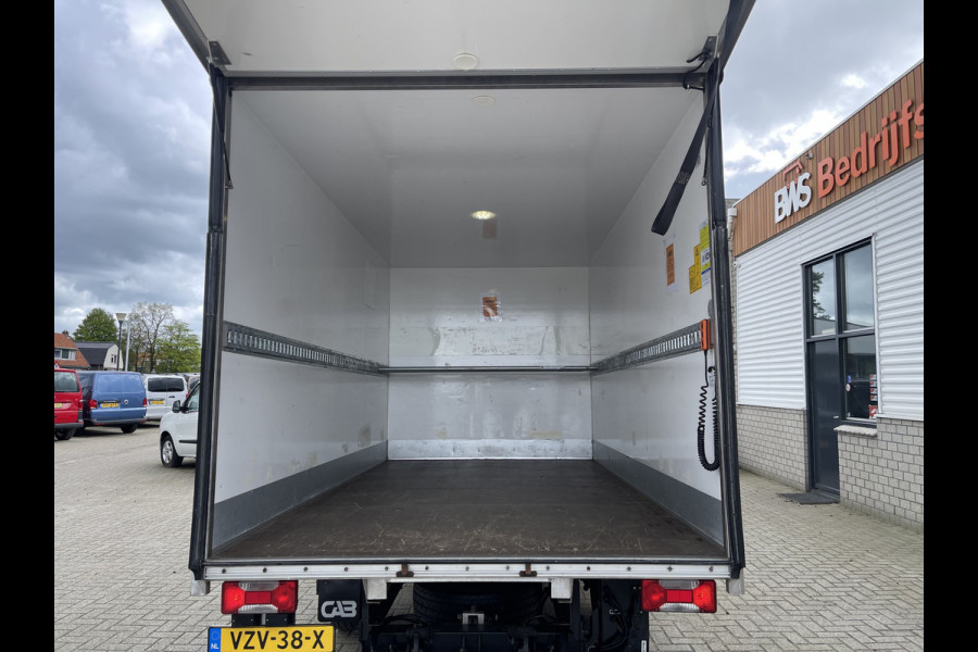 Iveco Daily 35S14 2.3 Himatic automaat 140pk / vaste prijs rijklaar € 30.950 ex btw / lease vanaf € 554 / cruise en climate control / 2 x comfort stoel / bakwagen met Zepro laadklep ! / 1110 kg netto laadvermogen / afmetingen lang 410 cm breed 210 cm hoog 200 cm