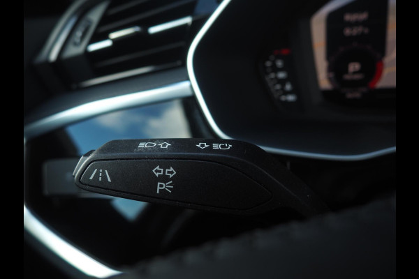 Audi Q3 35 TFSI Pro Line business / CarPlay / Sportstoelen / Navi / Virtual / LED / Elektrische kofferbak