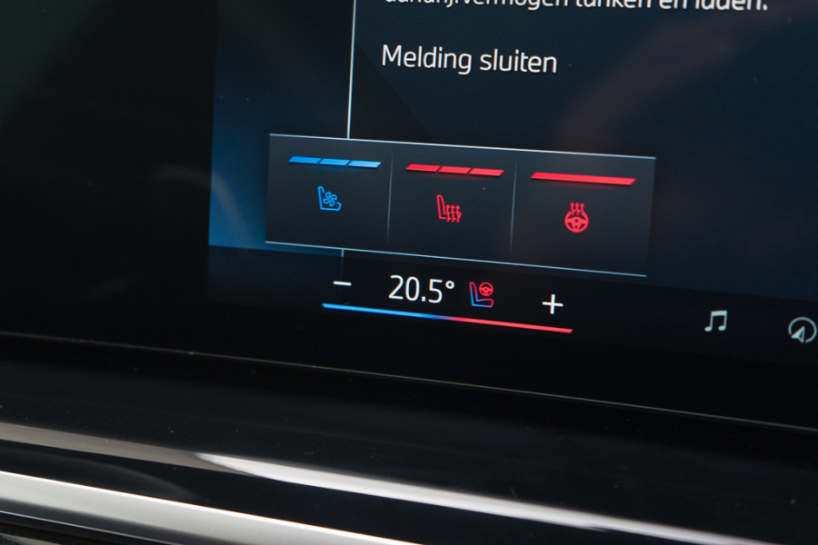 BMW X5 xDrive50e / Luchtvering/ Standkachel/ Virtual Cockpit/ Bang & Olufsen Sound System/ Panoramadak/ Trekhaak/ 360kW (490PK)