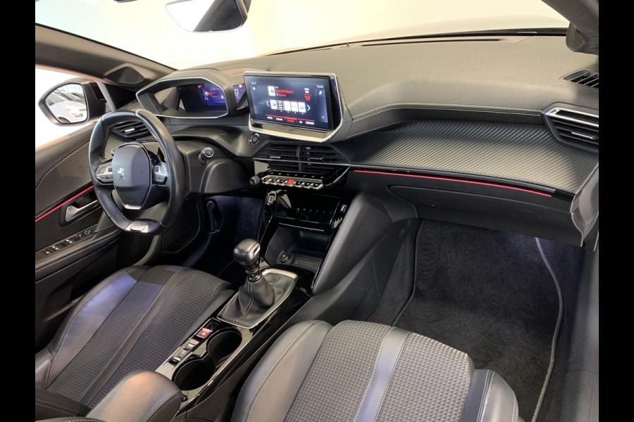 Peugeot 208 1.2 TURBO GT-Line 3D I-Cockpit | Trekhaak | Panoramadak | Navigatie | Trekhaak | Achteruitrijcamera | Apple Carplay/Android Auto | Bluetooth