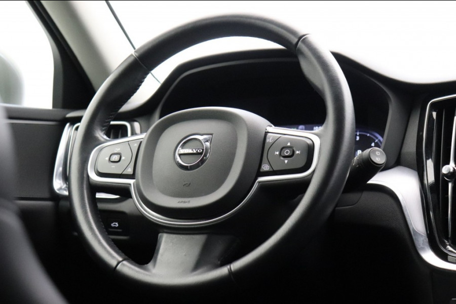 Volvo V60 2.0 D4 Momentum Automaat - Carplay, LED, Digital Cockpit