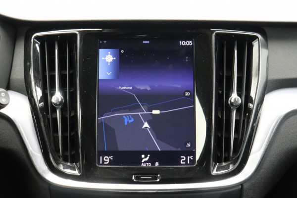 Volvo V60 2.0 D4 Momentum Automaat - Carplay, LED, Digital Cockpit