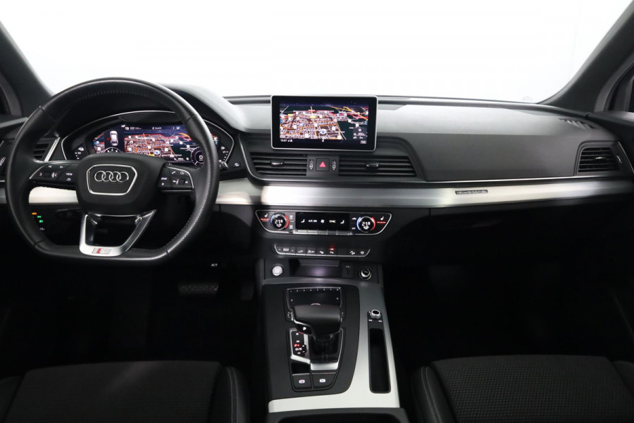 Audi Q5 50 TFSI e quattro S edition 300PK | Panorama dak | Zwart optiek | 20" LM velgen | Trekhaak uitklapbaar | Virtual cockpit |