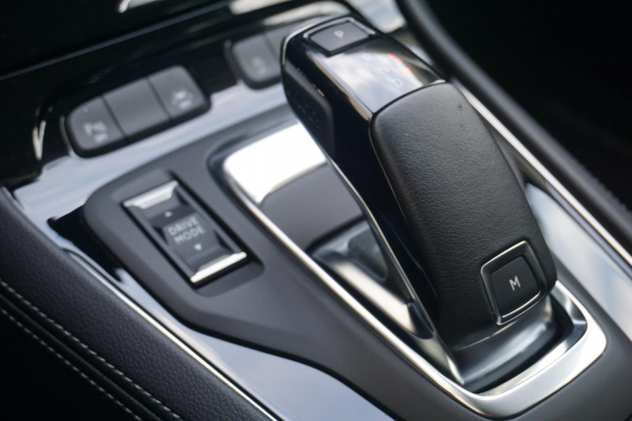 Opel Grandland 1.2 Turbo Business Elegance 360° Parkeercamera | Navi Pro | Apple Carplay/Android Auto | Stoelverwarming